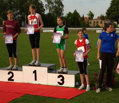 In der Endabrechnung sprang Platz 4 für Henrike heraus. Am kommenden Wochenende kann sie dann hoffentlich die 1,40m bei den Münsterlandmeisterschaften knacken.