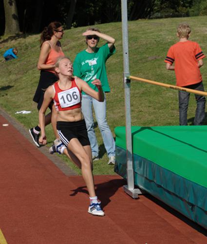 Larissa Boom scheiterte knapp an ihrer persönlichen Bestleistung von 1,20m. Mit 1,15 m erreichte sie den vierten Platz in der Alterklasse W11.
