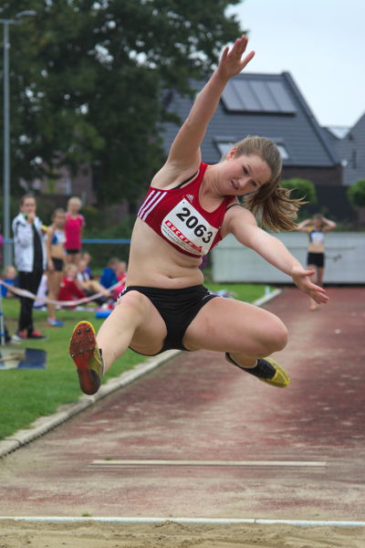 Mit 4,67m war Jana Riermann nicht ganz zufrieden im Weitsprung. Im letzten Versuch verbesserte sie sich auf 4,75m und Platz vier.
