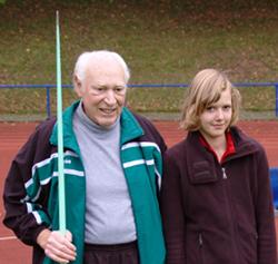 70 Jahre trennen Nadine und Peter Hermannsen als jüngste und ältester Teilnehmer