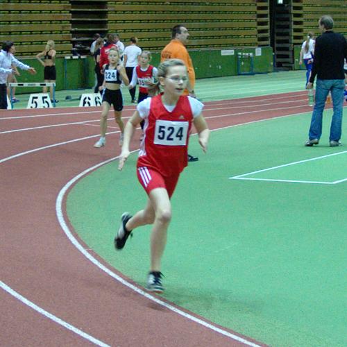 Ricarda Hemsing setzte sich in Dortmund im 800-Meter-Lauf ab der zweiten Runde ab und rettete einen kleinen Vorsprung bis ins Ziel.