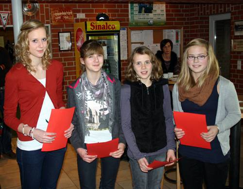 Die vier jungen Damen gehörten zu den erfolgreichsten Athletinnen der LG Rosendahl 2011. V.L- Nadine Thiemann, Henrike Weiser, Maike Schulenkorf und Ricarda Hemsing 