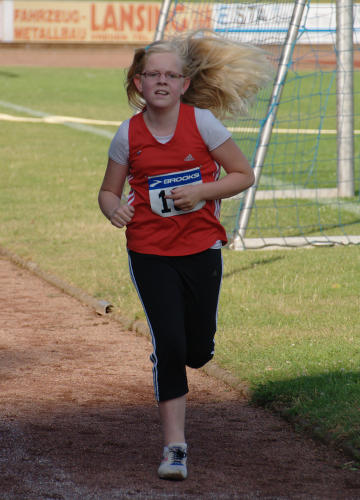 Auch Johanna joggte mit wehenden Haaren den 5 Lauf für die Läufercupwertung 2013 zusammen.