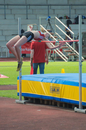Im Hochsprung scheitere Henrike knapp an 1,55m. Mit übersprungenen 1,50m wurde sie Fünfte in der U18.
