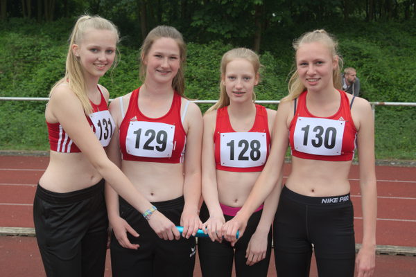 Unsere 4x100m-U16-Staffel mit Julia Niehues, Jana Riermann, Fenja Telger und Larissa Boom verbesserten ihre Leitung aus dem Vorjahr um fünf Zehntel auf 55,21 Sekunden.