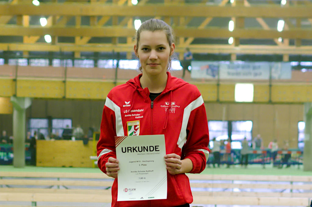 Wie im vergangenen Jahr an der gleichen Stelle gab es bei den Hallenmeisterschaften wieder nur den Bronzerang für Annika.