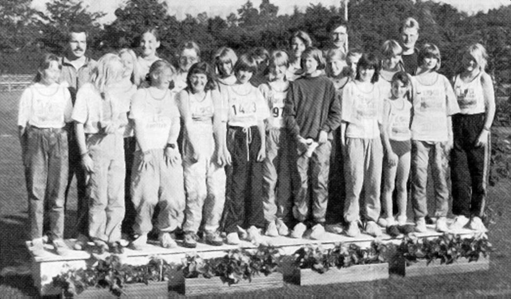 Die A- und B-Schülerinnen im DJMM Westfalenfinale 1993
