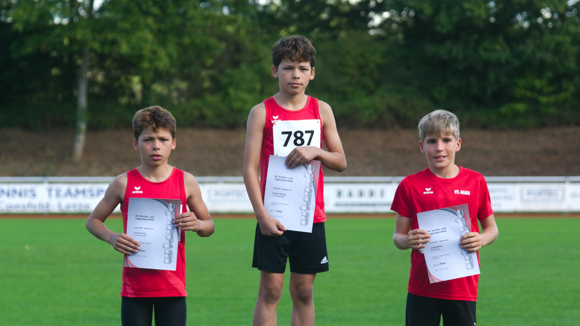 Bei den Jungen M11 holten sich Vincent und Louis wieder viele Doppelsiege, waren aber am Ende ein wenig enttäuscht, dass es nicht zu neuen persönlichen Bestleistungen reichte. 