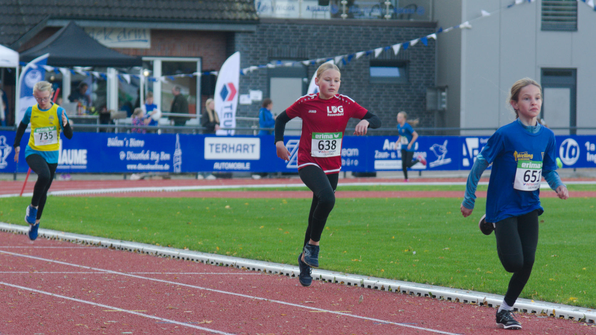 Josephine spulte sehr gleichmäßig ihre zwei Runden auf der neuen Bahn herunter