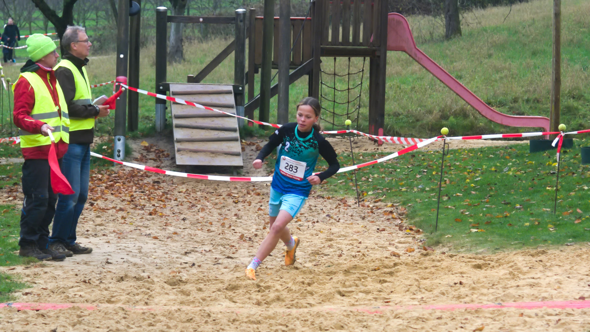 Volles Tempo bergab - Bei freier Strecke konnte Marie-Sophie einige Zeit gut machen.