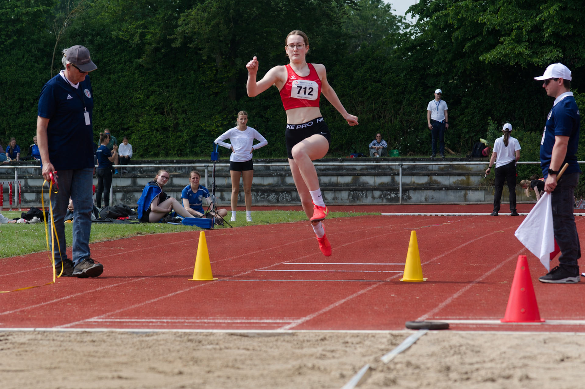 Gleiches Bild bei Marja Thiering bei ihrem zweiten Versuch im Dreisprung