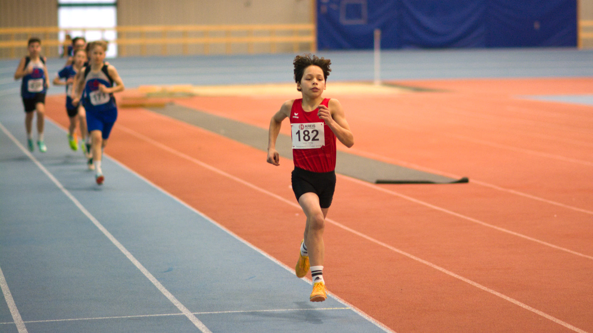 Mit einer superschnellen ersten Runde setzte sich Louis Hering vom Verfolgerfeld ab.
