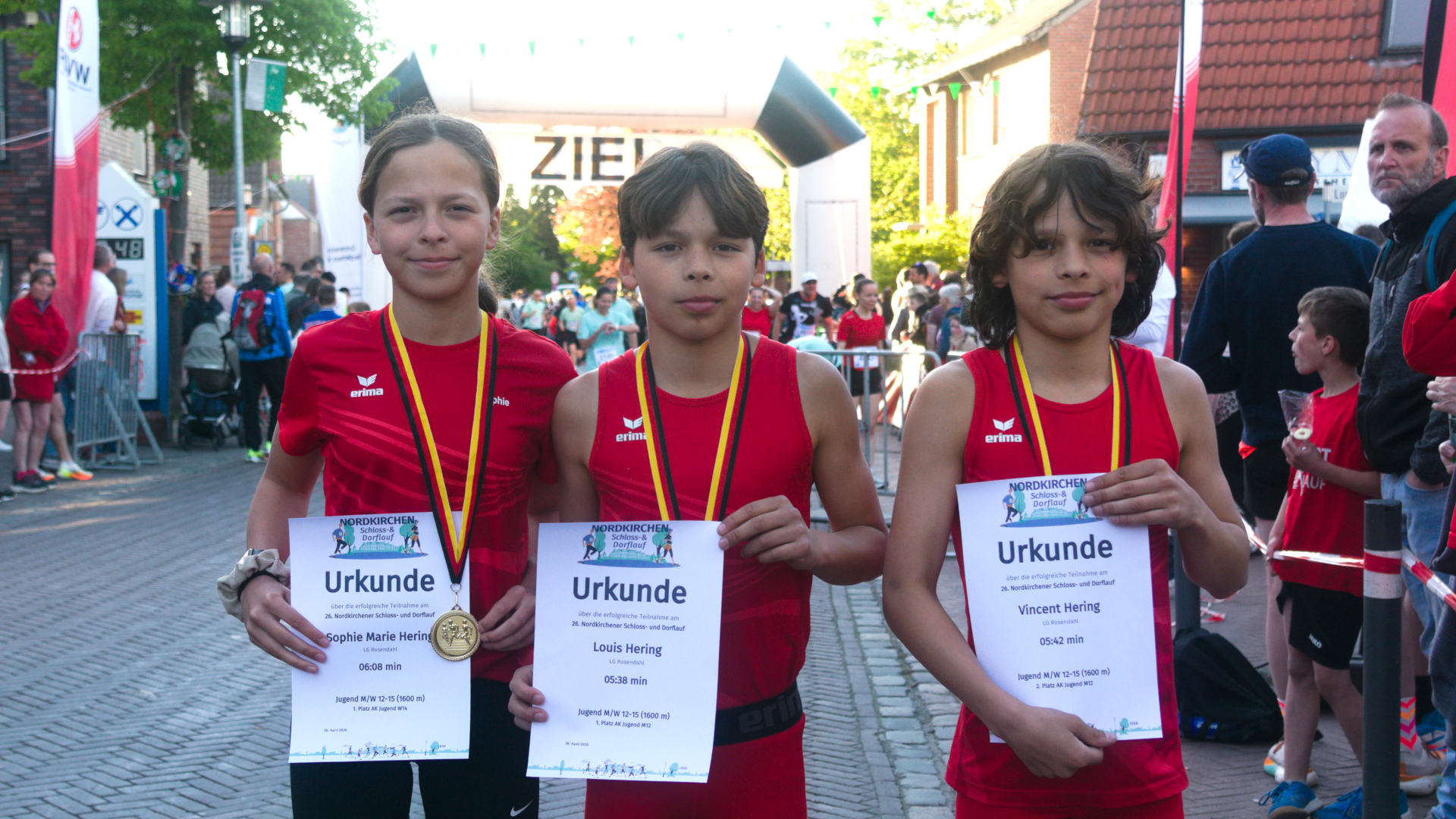 Medallien für Sophie Marie, Louis und Vincent Hering.