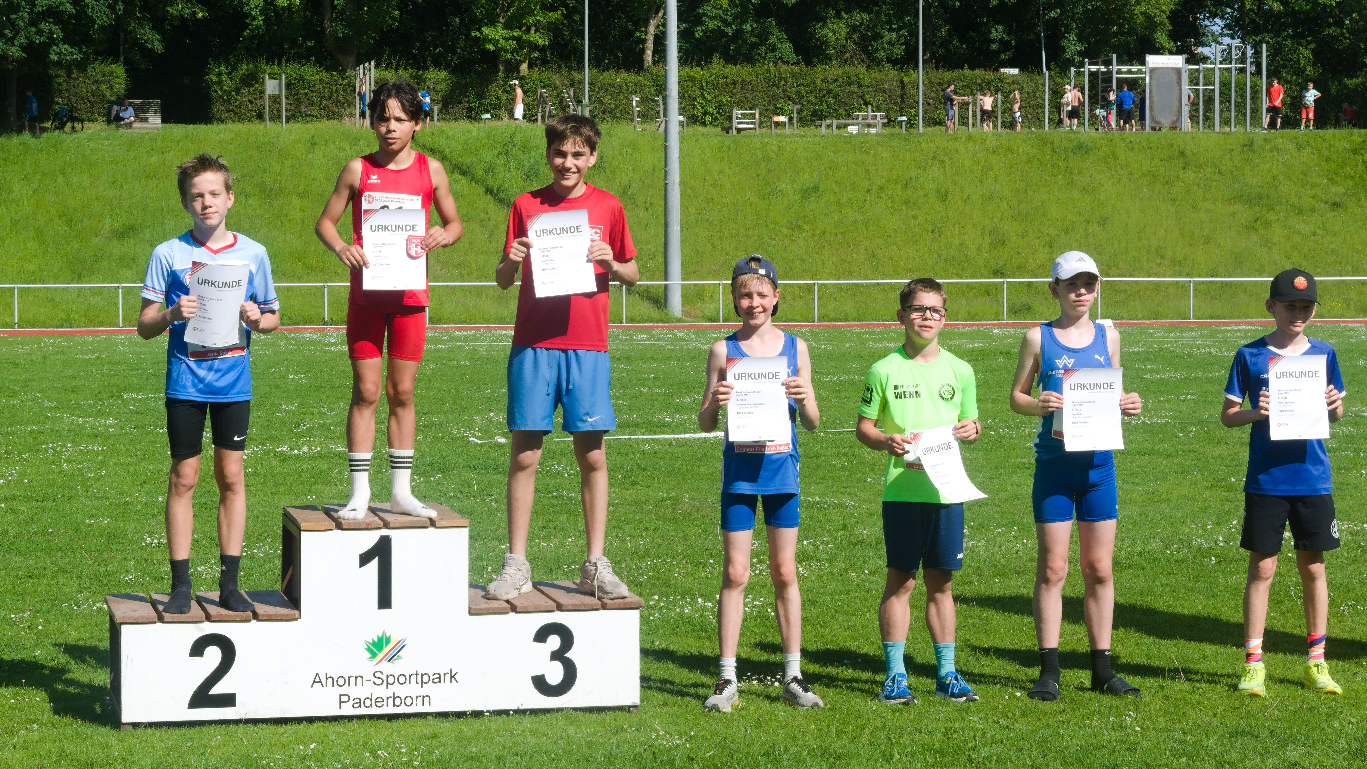 Siegerehrung im Block Lauf mit Louis auf Platz 1